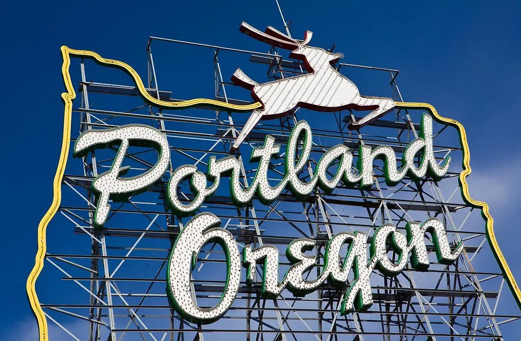 Silver Cloud Hotel - Portland 3*,